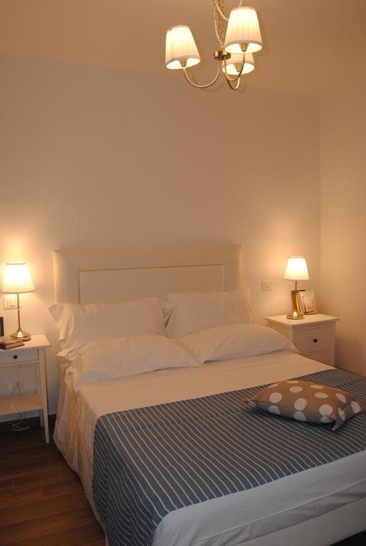 Borgo san Donato  B&B La Gatta Sul Tetto חדר תמונה