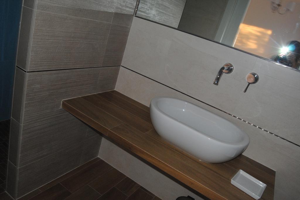 Borgo san Donato  B&B La Gatta Sul Tetto חדר תמונה